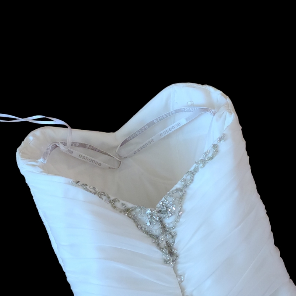 New w/ Tags, Essense of Australia Classic, Romantic Wedding Gown- Bridal, Size 0 - Picture 8 of 16